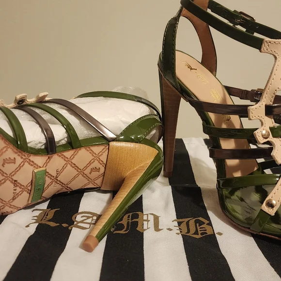 Shoes - Picture 2 of 5